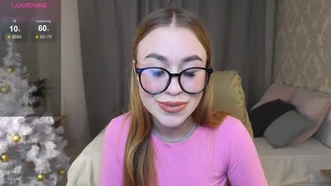 Snapshot of maya_lolly chatting on 12/21/24, 02:37 Maya online show from 12/21/24, 02:37