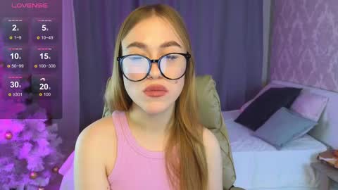 Snapshot of maya_lolly chatting on 12/27/24, 08:07 Maya online show from 12/27/24, 08:07