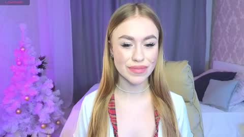 Snapshot of maya_lolly chatting on 01/04/25, 01:31 Maya online show from 01/04/25, 01:31