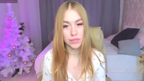 Snapshot of maya_lolly chatting on 01/07/25, 05:53 Maya online show from 01/07/25, 05:53