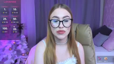 Snapshot of maya_lolly chatting on 01/11/25, 07:59 Maya online show from 01/11/25, 07:59