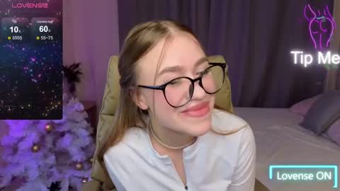 Snapshot of maya_lolly chatting on 01/14/25, 01:28 Maya online show from 01/14/25, 01:28