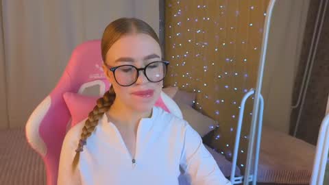 Snapshot of maya_lolly chatting on 01/17/25, 02:07 Maya online show from 01/17/25, 02:07