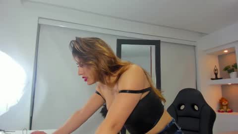 Maya online show from 09/24/25, 05:00