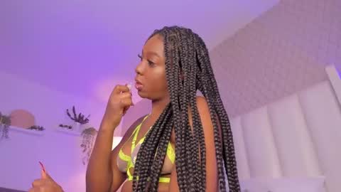 Maya online show from 02/11/25, 04:33