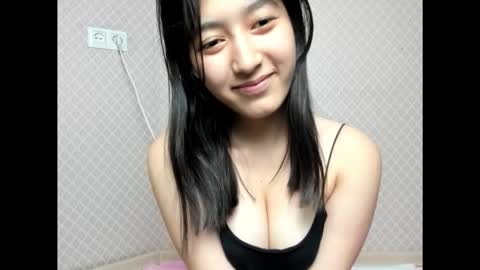 Snapshot of mayachka10 chatting on 10/04/25, 04:16 mayachka10 online show from 10/04/25, 04:16