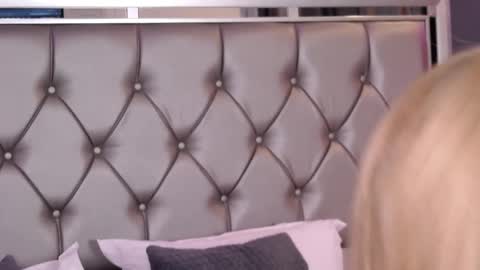 Maya online show from 11/28/25, 11:57