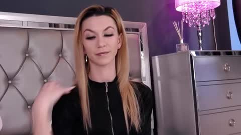 Maya online show from 03/03/26, 12:22