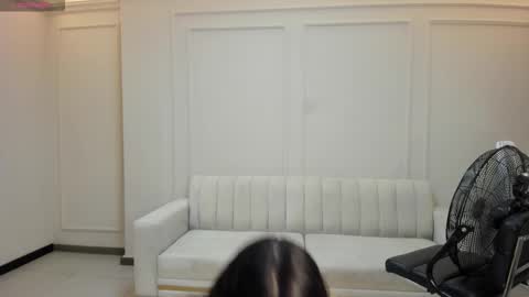 M A Y A    H O F F M A N online show from 02/11/26, 11:15