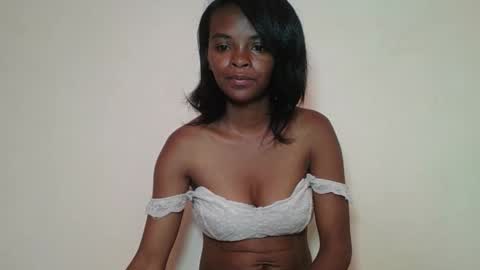 Snapshot of mayalabelle chatting on 11/23/25, 06:02 mayalabelle online show from 11/23/25, 06:02