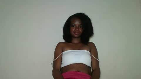 Snapshot of mayalabelle chatting on 11/30/25, 03:21 mayalabelle online show from 11/30/25, 03:21