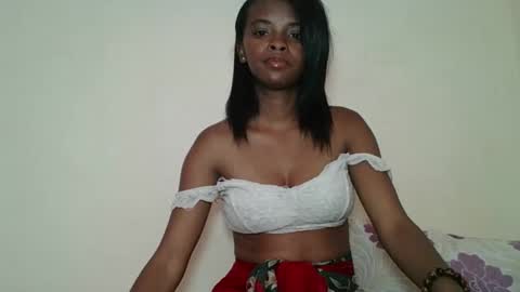 Snapshot of mayalabelle chatting on 12/19/25, 09:05 mayalabelle online show from 12/19/25, 09:05