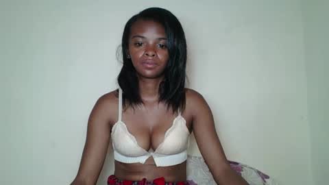 Snapshot of mayalabelle chatting on 12/23/25, 05:38 mayalabelle online show from 12/23/25, 05:38