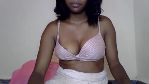 Snapshot of mayalabelle chatting on 02/13/26, 06:20 mayalabelle online show from 02/13/26, 06:20