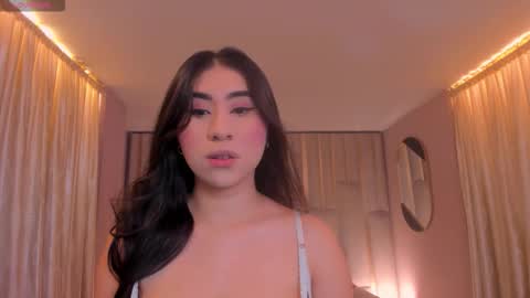 Snapshot of mayamoretti chatting on 11/10/25, 05:17 Maya online show from 11/10/25, 05:17