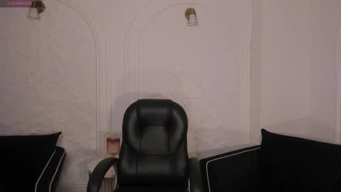 Snapshot of mayamoretti chatting on 12/14/25, 03:12 Maya online show from 12/14/25, 03:12