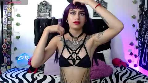 Snapshot of mayaredd chatting on 09/18/25, 06:15 mayaredd online show from 09/18/25, 06:15