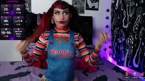 Snapshot of mayaredd chatting on 10/31/25, 05:41 mayaredd online show from 10/31/25, 05:41