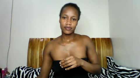 Snapshot of mayasmiley_ chatting on 06/17/26, 09:27 prettydoll online show from 06/17/26, 09:27