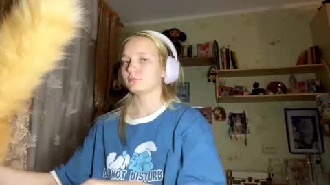 Lola online show from 10/03/25, 04:15