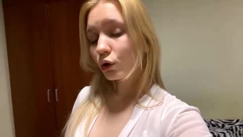 Lola online show from 10/20/25, 09:37