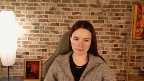 maybloom_ online show from 12/23/25, 11:08