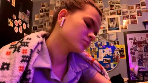 Rose online show from 03/12/26, 09:32