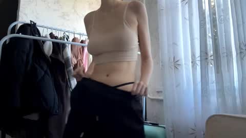 Snapshot of mayemachia chatting on 10/30/25, 06:15 Skarlett online show from 10/30/25, 06:15