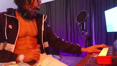 Snapshot of maykol_brown chatting on 01/13/26, 01:44 MAYKOL BROWN online show from 01/13/26, 01:44