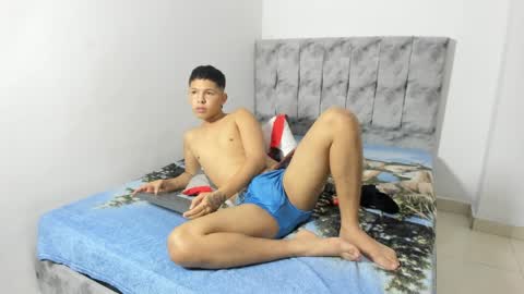 Snapshot of maykyboyx chatting on 04/08/26, 01:05 Mayky... online show from 04/08/26, 01:05