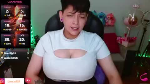 Snapshot of maylyy_kan chatting on 07/10/26, 05:59 Mayle kan online show from 07/10/26, 05:59