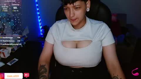 Snapshot of maylyy_kan chatting on 07/19/26, 01:09 Mayle kan online show from 07/19/26, 01:09