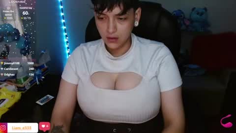 Snapshot of maylyy_kan chatting on 07/19/26, 09:51 Mayle kan online show from 07/19/26, 09:51