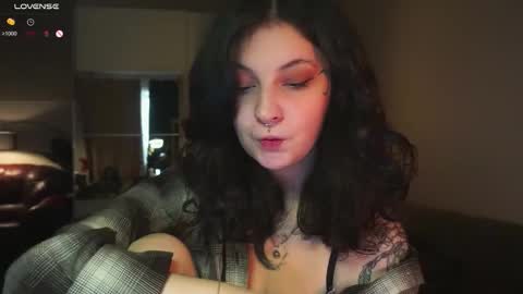 Snapshot of maymary_ chatting on 03/26/26, 05:13 Mary . online show from 03/26/26, 05:13