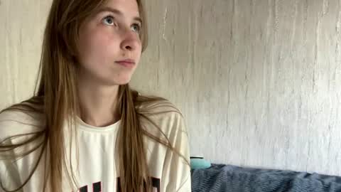 Snapshot of mayrabereznak chatting on 07/20/26, 02:19 Merry online show from 07/20/26, 02:19
