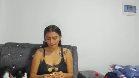 Snapshot of mayte_sexy3 chatting on 10/15/25, 01:22 Mayte  online show from 10/15/25, 01:22