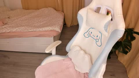 Snapshot of mayya_cuute chatting on 03/10/26, 07:24 Mila online show from 03/10/26, 07:24