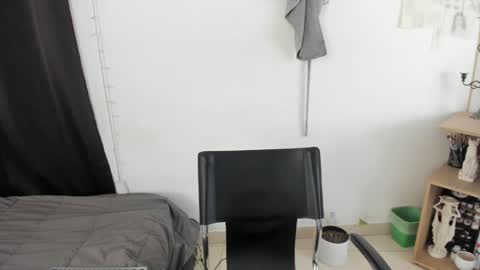 Snapshot of mazikeen_18 chatting on 12/24/24, 03:47 mazikeen_18 online show from 12/24/24, 03:47