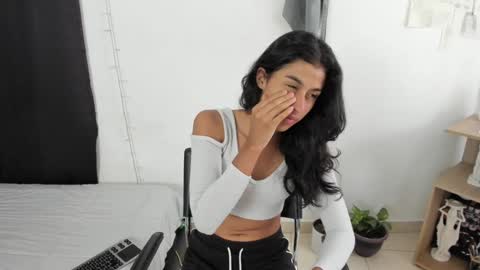 Snapshot of mazikeen_18 chatting on 01/13/25, 12:02 mazikeen_18 online show from 01/13/25, 12:02