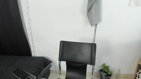 Snapshot of mazikeen_18 chatting on 03/11/25, 11:44 mazikeen_18 online show from 03/11/25, 11:44