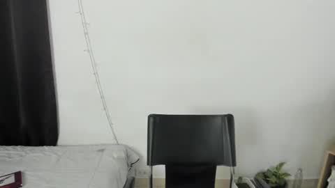 Snapshot of mazikeen_18 chatting on 09/11/25, 12:27 mazikeen_18 online show from 09/11/25, 12:27