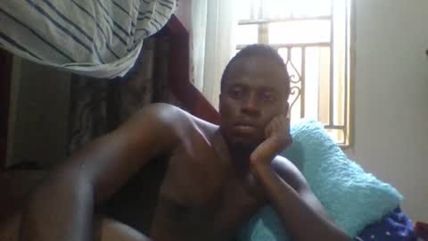 Snapshot of mb4006 chatting on 08/05/26, 07:00 0040 online show from 08/05/26, 07:00