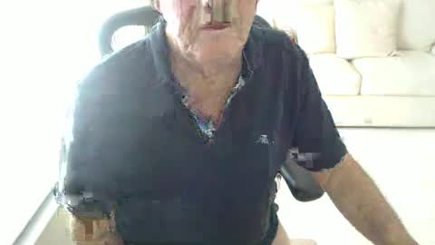 Snapshot of mbeastie chatting on 12/02/25, 02:45 Beastie online show from 12/02/25, 02:45