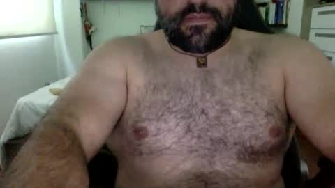 Snapshot of mbotve chatting on 10/16/25, 05:03 VzlaMan online show from 10/16/25, 05:03