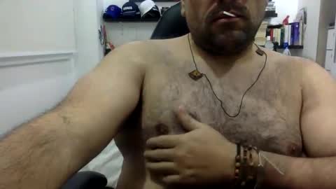 Snapshot of mbotve chatting on 11/01/25, 10:45 VzlaMan online show from 11/01/25, 10:45