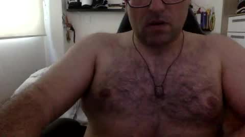 Snapshot of mbotve chatting on 04/08/26, 08:42 VzlaMan online show from 04/08/26, 08:42