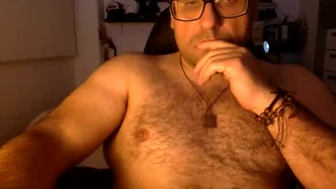 Snapshot of mbotve chatting on 04/10/26, 04:06 VzlaMan online show from 04/10/26, 04:06