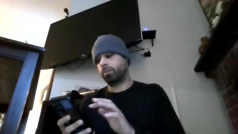 Snapshot of mcbuster11 chatting on 01/28/25, 02:31 mcbuster11 online show from 01/28/25, 02:31