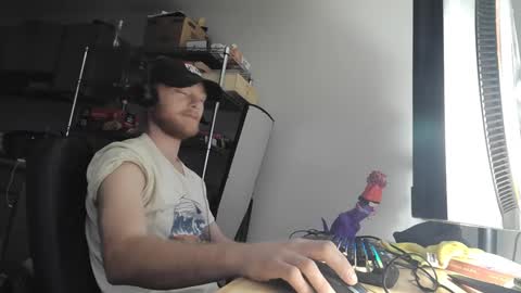 Snapshot of mcchoopyy chatting on 09/20/25, 08:43 mcchoopyy online show from 09/20/25, 08:43