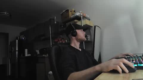 Snapshot of mcchoopyy chatting on 09/28/25, 01:55 mcchoopyy online show from 09/28/25, 01:55